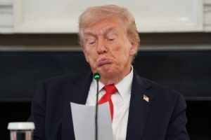 Trump suspende toda la ayuda de EU a Colombia tras acusar a Petro de ser un "líder del narcotráfico"