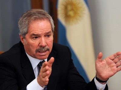 "Deberán quedarse": Solá lanzó el mensaje más duro para los argentinos varados por el coronavirus