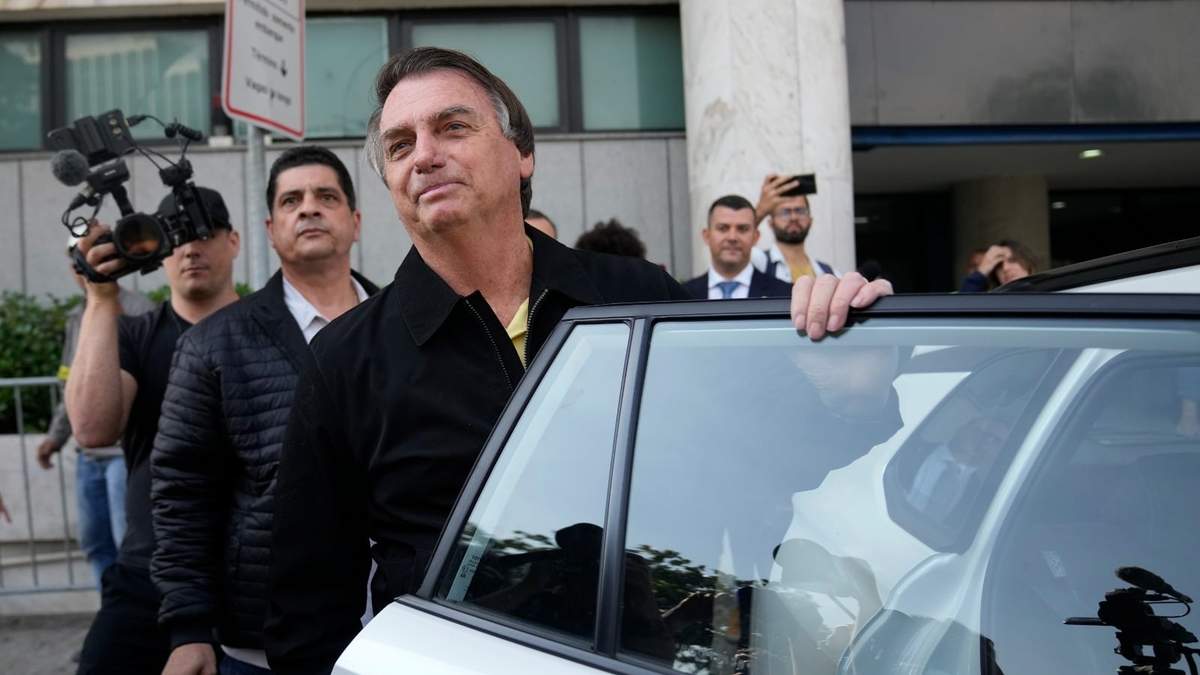Jair Bolsonaro al arribar a Río de Janeiro