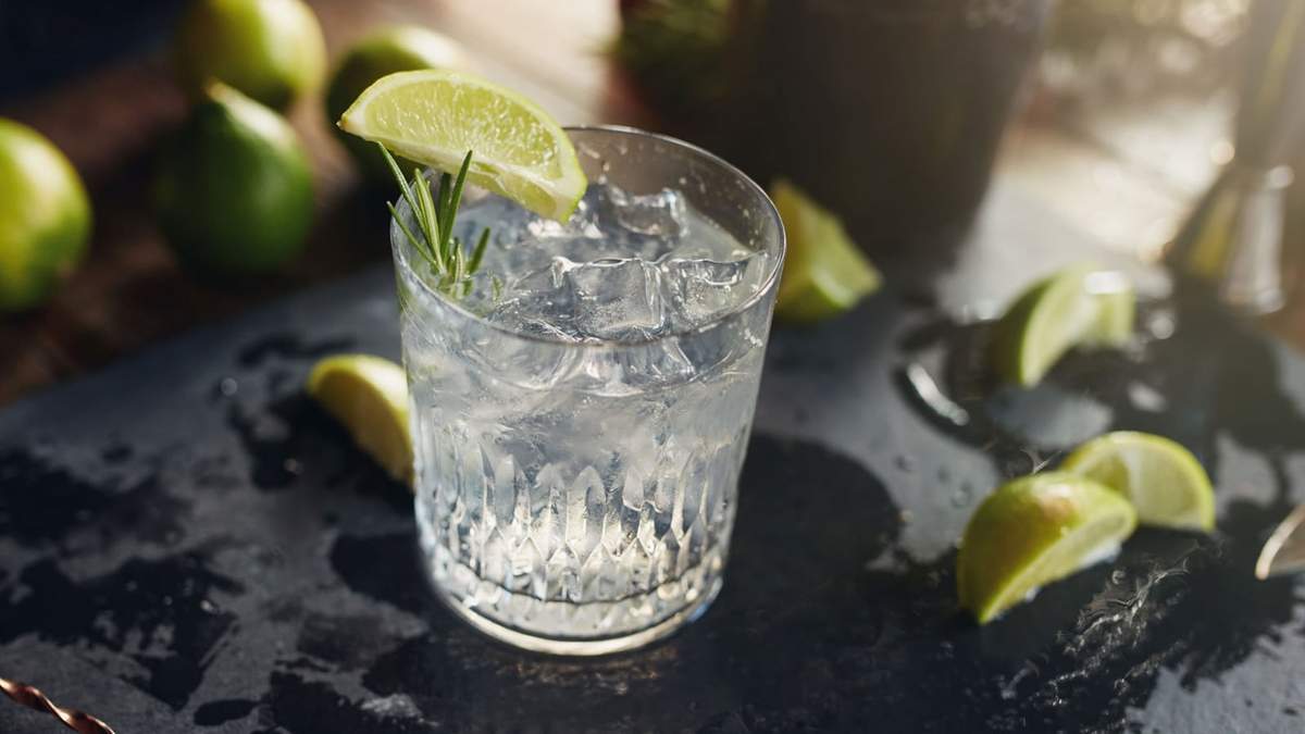 Tecnología en botellas de ginebra. Fuente; (Instagram)