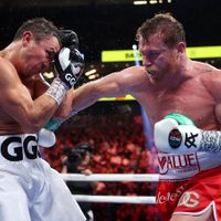 Canelo Álvarez perdería su campeonato si se niega a pelear contra David Benavidez