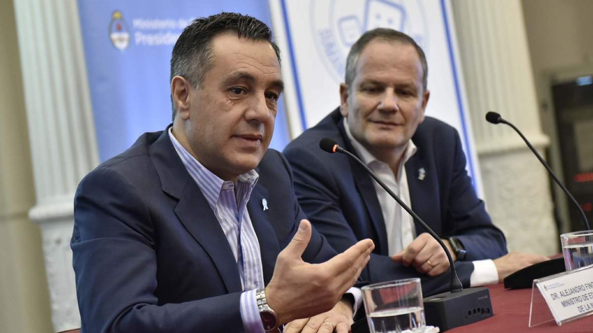 Alejandro Finocchiaro. Fuente: (Twitter)