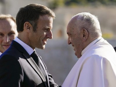 El papa Francisco insiste en que Europa no vive una "emergencia" migratoria y pide abrir los puertos