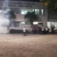 Dispersan a personas que protestaban por el "resguardo" de 11 niños en Campeche (Video)