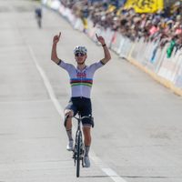 El monumental Pogacar gana el Tour de Flandes por tercera vez consecutiva