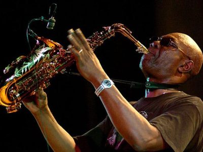 Fallece el legendario saxofonista Manu Dibango por Covid-19