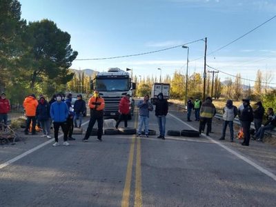 ¡Rompen la cuarentena! Piquete en Chos Malal