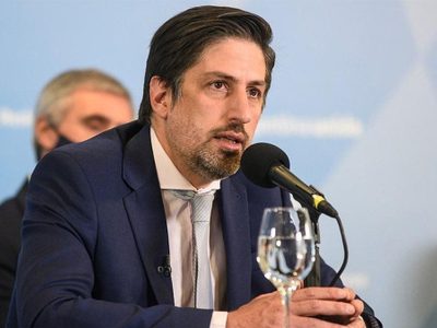 “Es incomprensible”: Trotta criticó a Larreta por intentar eliminar la distancia social en las aulas