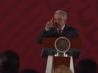 Reactivación de tenencia vehicular, un rumor de conservadores muy cretinos: AMLO