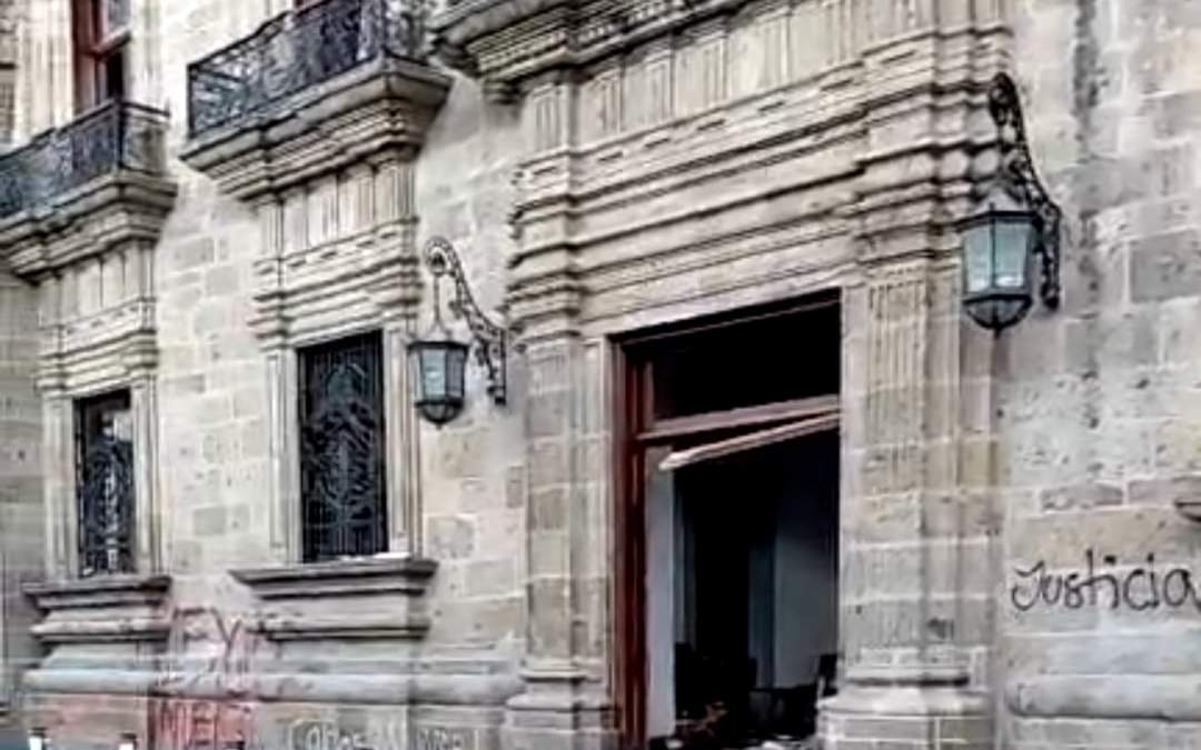 Daños en el palacio de gobierno de Jalisco