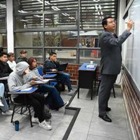 Docentes de universidades públicas denuncian abismo salarial: $10,500 vs. $100,000 mensuales