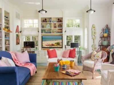 Manteles bordados, vajilla de acero inoxidable y más: 10 objetos de casa de tu abuela que están de moda