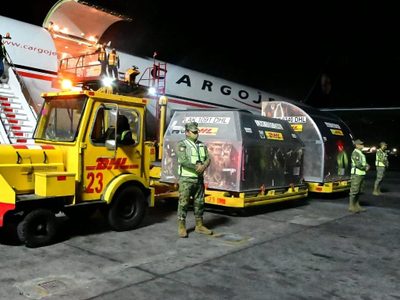 Llega a México casi medio millón más de vacunas Pfizer