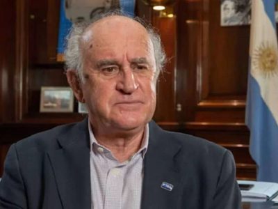 Parrilli pidió que los policías no usen los baños y fue cuestionado