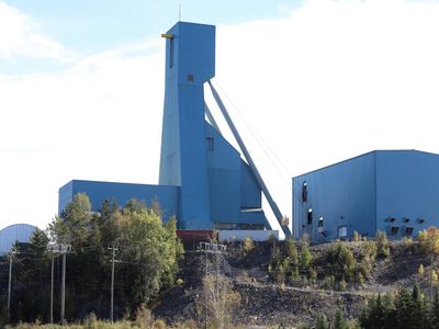 Lograron rescatar a los 39 mineros atrapados en Canadá: estuvieron casi tres días bajo la superficie