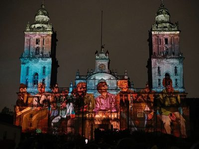 Lluvia intensa y poca afluencia marcan inauguración de “Memoria Luminosa”