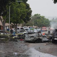 Avioneta se desploma en San Diego, California; hay 2 muertos, 8 heridos y 100 evacuados