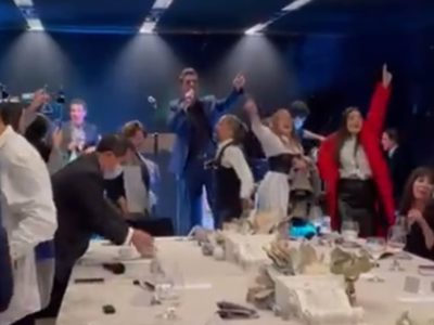 Salinas Pliego acude a fiesta de más de 10 personas, sin cubrebocas y con karaoke