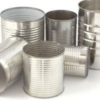 No tires las latas vacías de pintura o barniz: mirá cómo crear la mesa más increíble y explotar toda tu creatividad