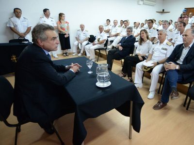 Además del aumento salarial, Rossi anticipó que las Fuerzas Armadas tendrán paritarias en 2020