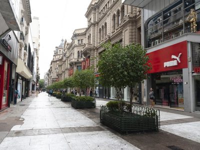 El Sindicato de Comercio acordó recortes salariales del 25%