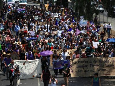 Exigen mayor seguridad en la UNAM con marcha en memoria de Aideé y Lesvy