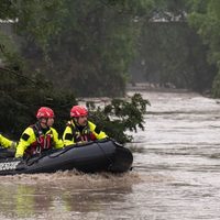 Más de 30 muertos y veinte niños desaparecidos por las inundaciones en Texas