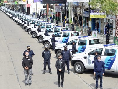 "Acá están, los pueden ver, no es marketing político": Kicillof sobre lo nuevos patrulleros