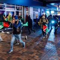 Cientos de detenidos tras una nueva noche de protestas propalestinas en Ámsterdam