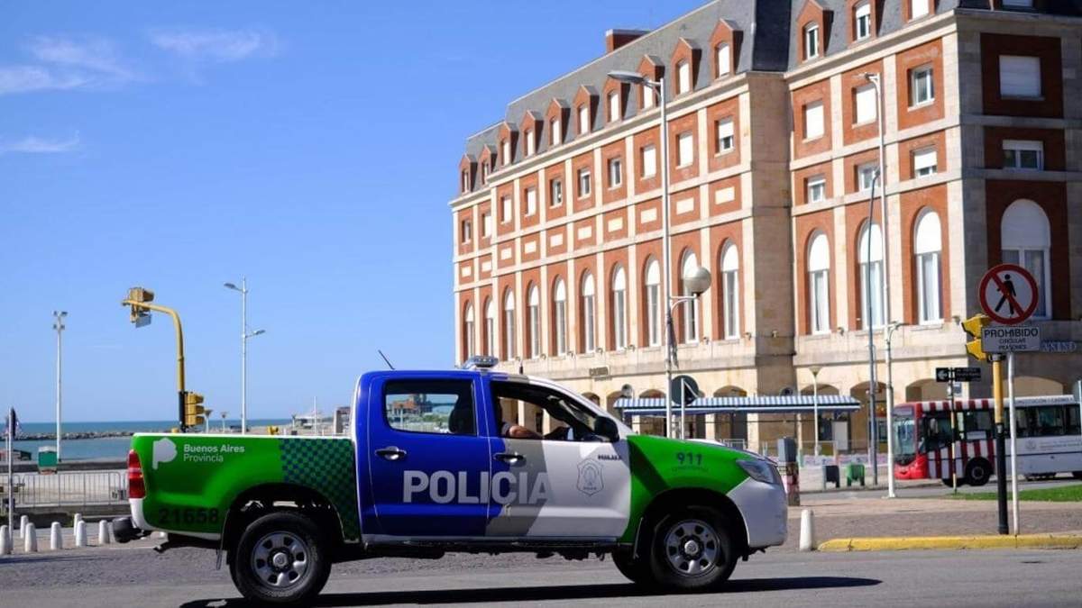La policía de Mar del Plata acudió luego del hecho. Fuente: (Twitter)