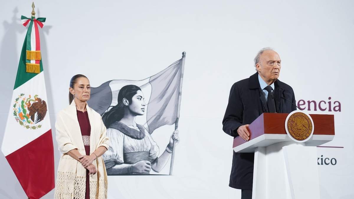 El fiscal general de la República, Alejandro Gertz Manero, en la conferencia matutina de la presidenta Claudia Sheinbaum