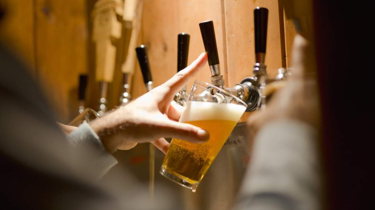 Descuentos en cervezas a cambio de ecoladrillos. Fuente: (Twitter)