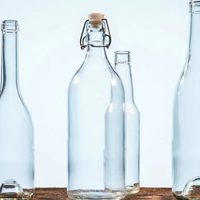 El truco para limpiar tu botella de vidrio o plástico y dejarla reluciente y libre de gérmenes