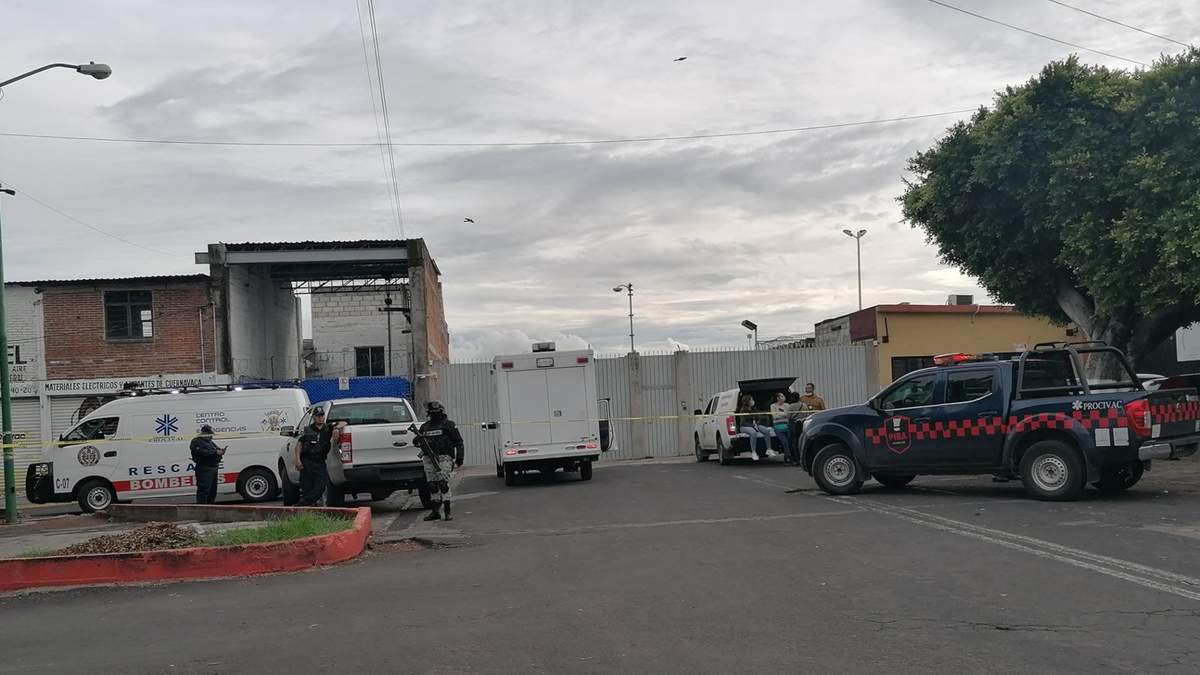 Movilización policiaca en la empresa Degasa, en Moerlos