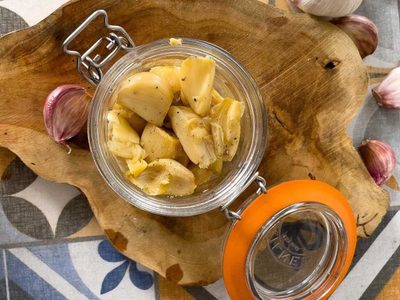 Ajos asados y manteca de ajo: dos recetas en una, con un resultado increíble, que no vas a parar de hacer