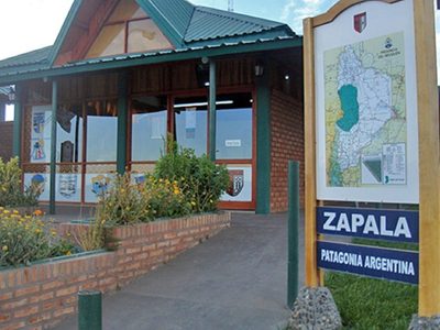 Miles de vehículos transitan por Zapala en dirección a centros turísticos de la región