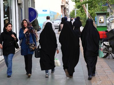 Irán: La policía de la moral vuelve a las calles para imponer la vestimenta islámica