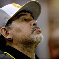 Cartón lleno: Diego Maradona enfrenta un desalojo y duras acusaciones de sus empleadas domésticas