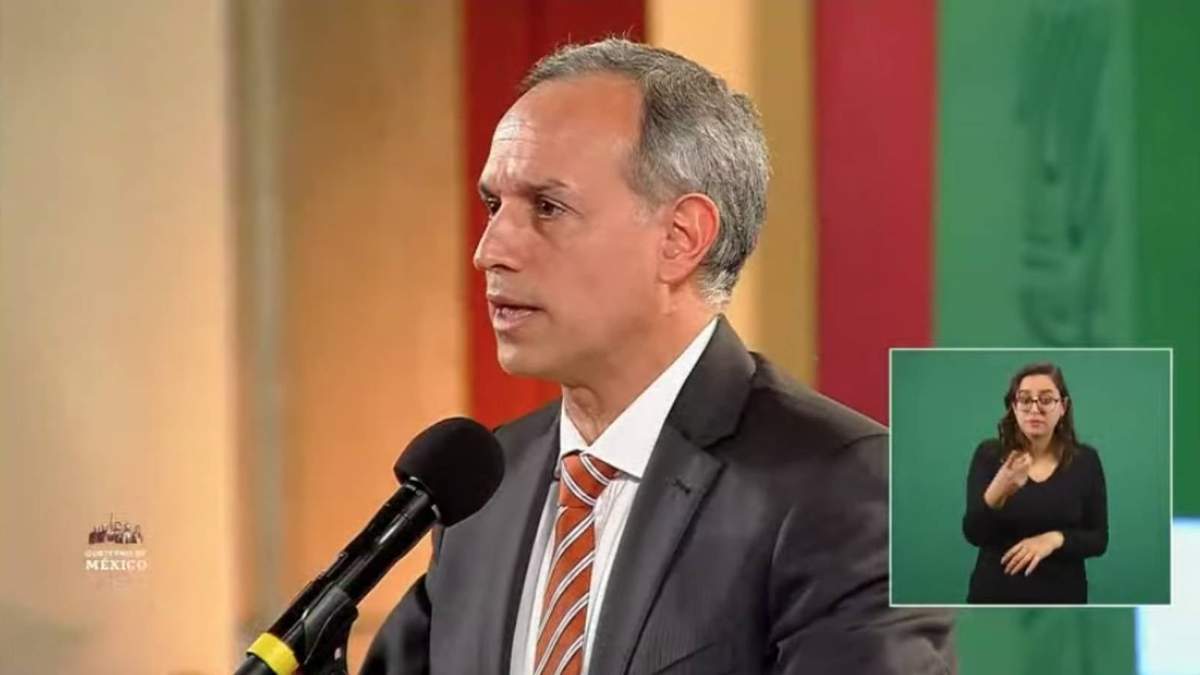 El subsecretario en la primera conferencia sobre covid-19 de enero