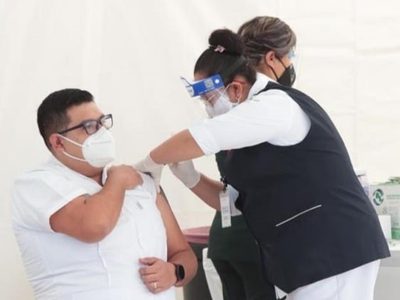 Ya hay más vacunados que contagiados, pero distribución es desigual: OMS