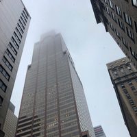 Se estrella helicóptero en un edificio de Nueva York; muere el piloto (Video)