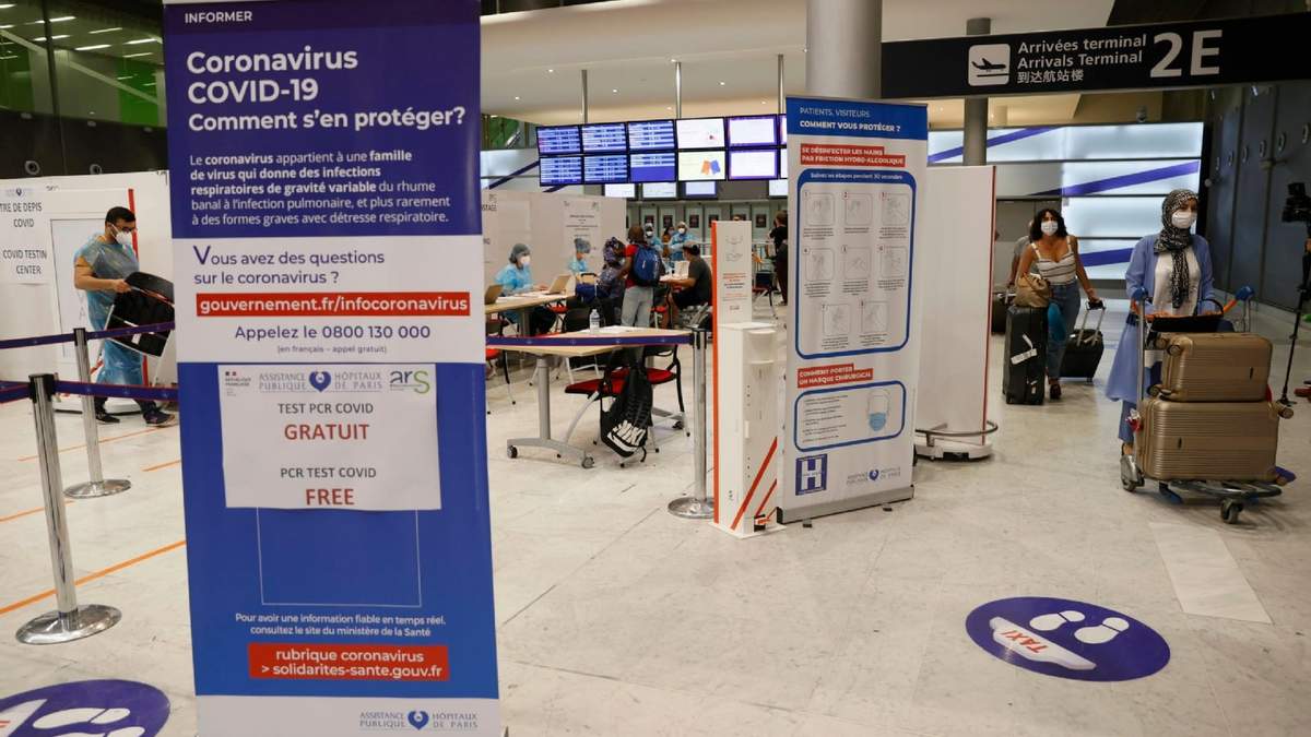 Tests de coronavirus en el aeropuerto de París. Fuente: (Twitter)