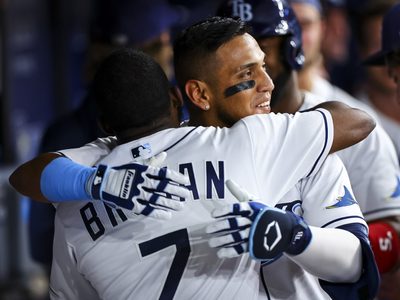 Paredes se convirtió en el sexto pelotero mexicano en conectar tres jonrones en un mismo juego