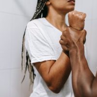 Aconsejan a Meta normas más estrictas para restringir contenido sobre violencia de género