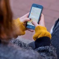 Más de la mitad de adolescentes reconoce haber usado Internet para sentirse mejor, según un estudio
