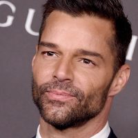 ¡Ya es un éxito! Ricky Martin estrenó el nuevo videoclip de "Tiburones"