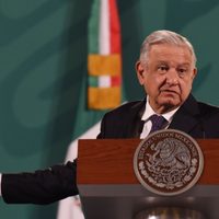 El gobierno de España "parece un empleado" de las empresas eléctricas: AMLO