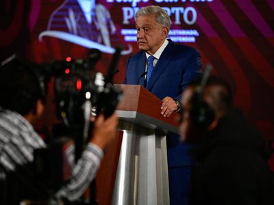 AMLO califica de “desesperación” el apoyo del PRI a su reforma de pensiones