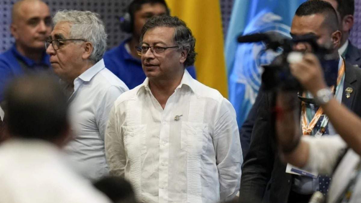 El presidente de Colombia, Gustavo Petro, llega a la ceremonia de apertura de la COP16, la conferencia por la biodiversidad de las Naciones Unidas, en Cali, Colombia, el domingo 20 de octubre de 2024