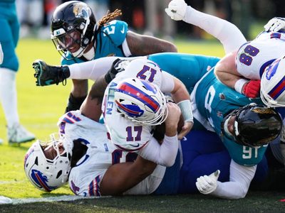 Los Bills vencen 27-24 a los Jags; es su primera victoria en playoffs como visitante en 33 años